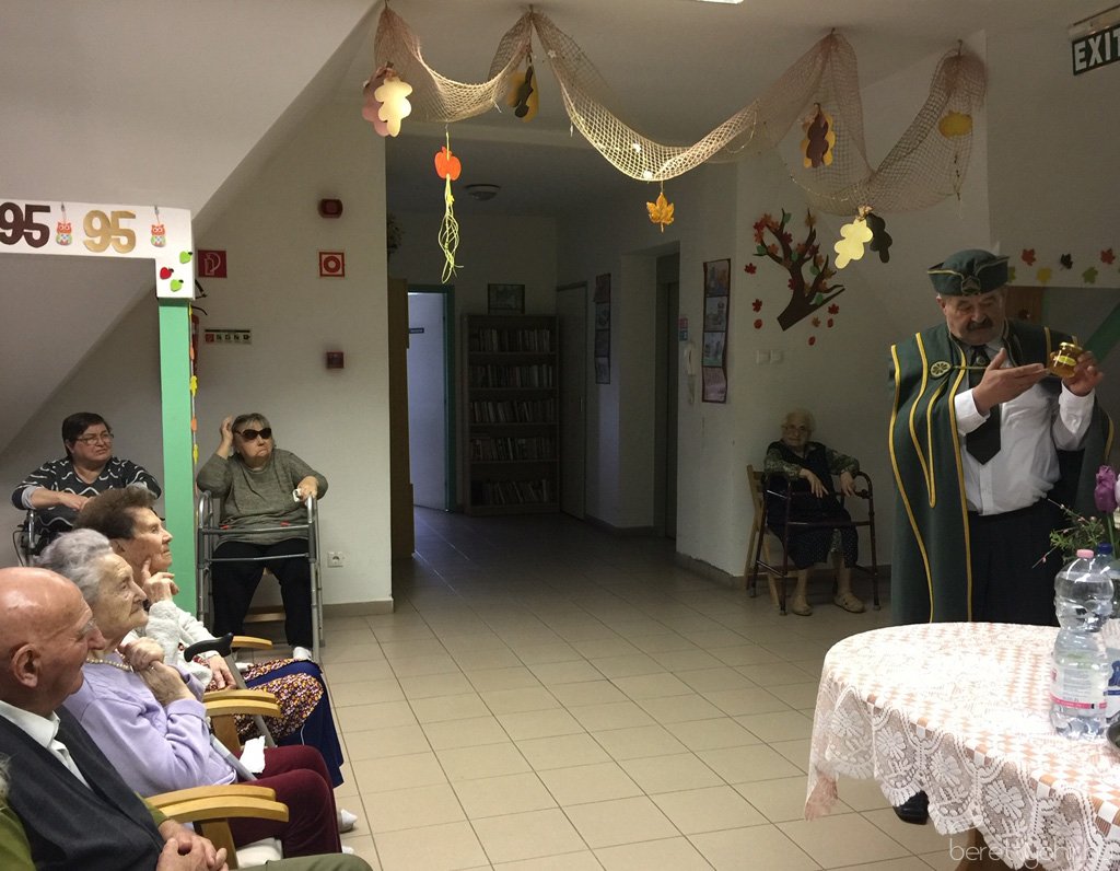 A Fényes-házban járt a Bihari Mézlovagrend 16